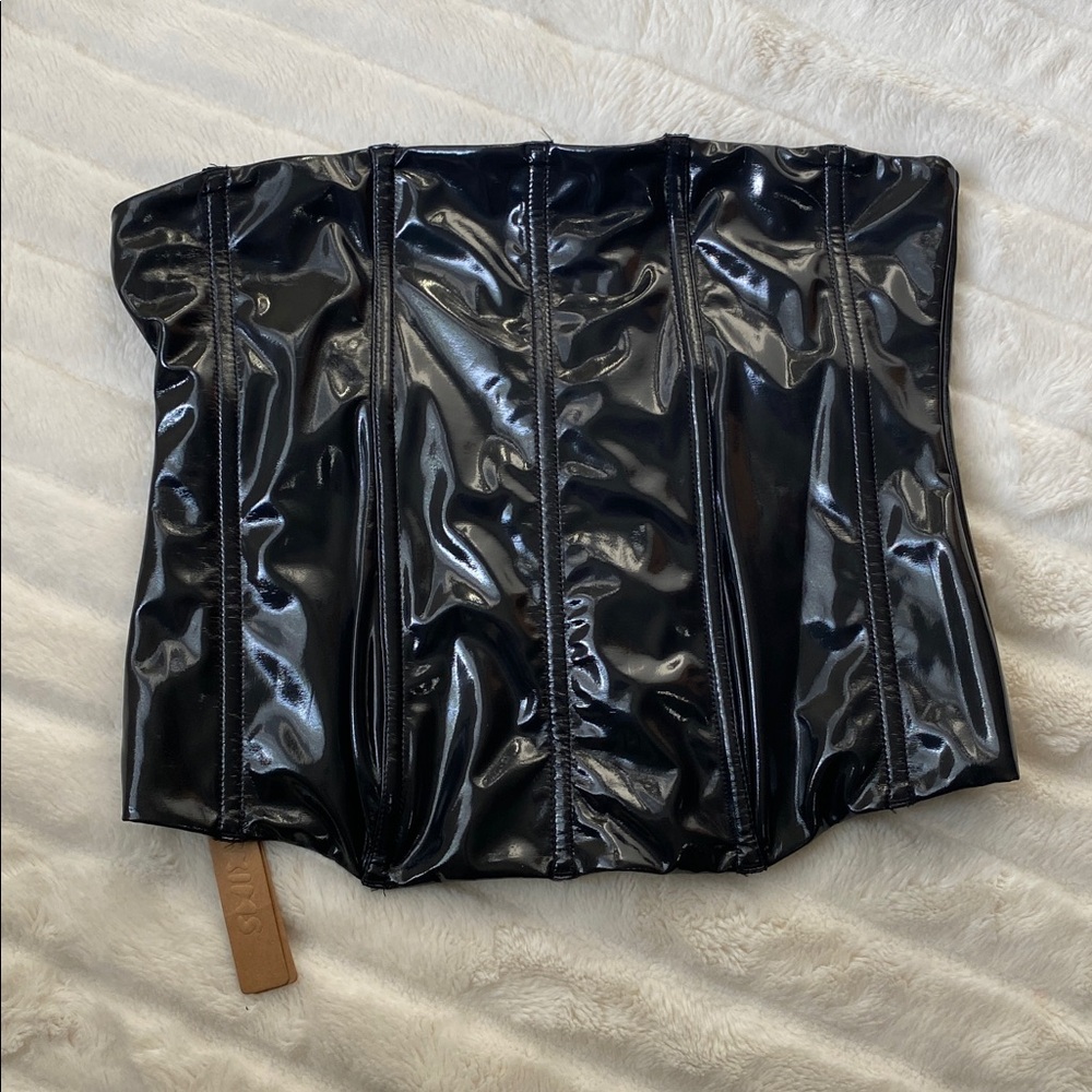 SKIMS Onyx vinyl corset - Picture 3 of 6